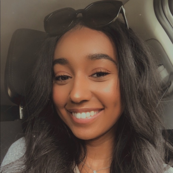 Meet your Posher, Melaine - Picture 1 of 1